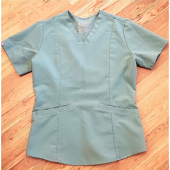 🆕️ Limited Edition FIGS Casma Top Surgical Green Size XS - Picture 2 of 6